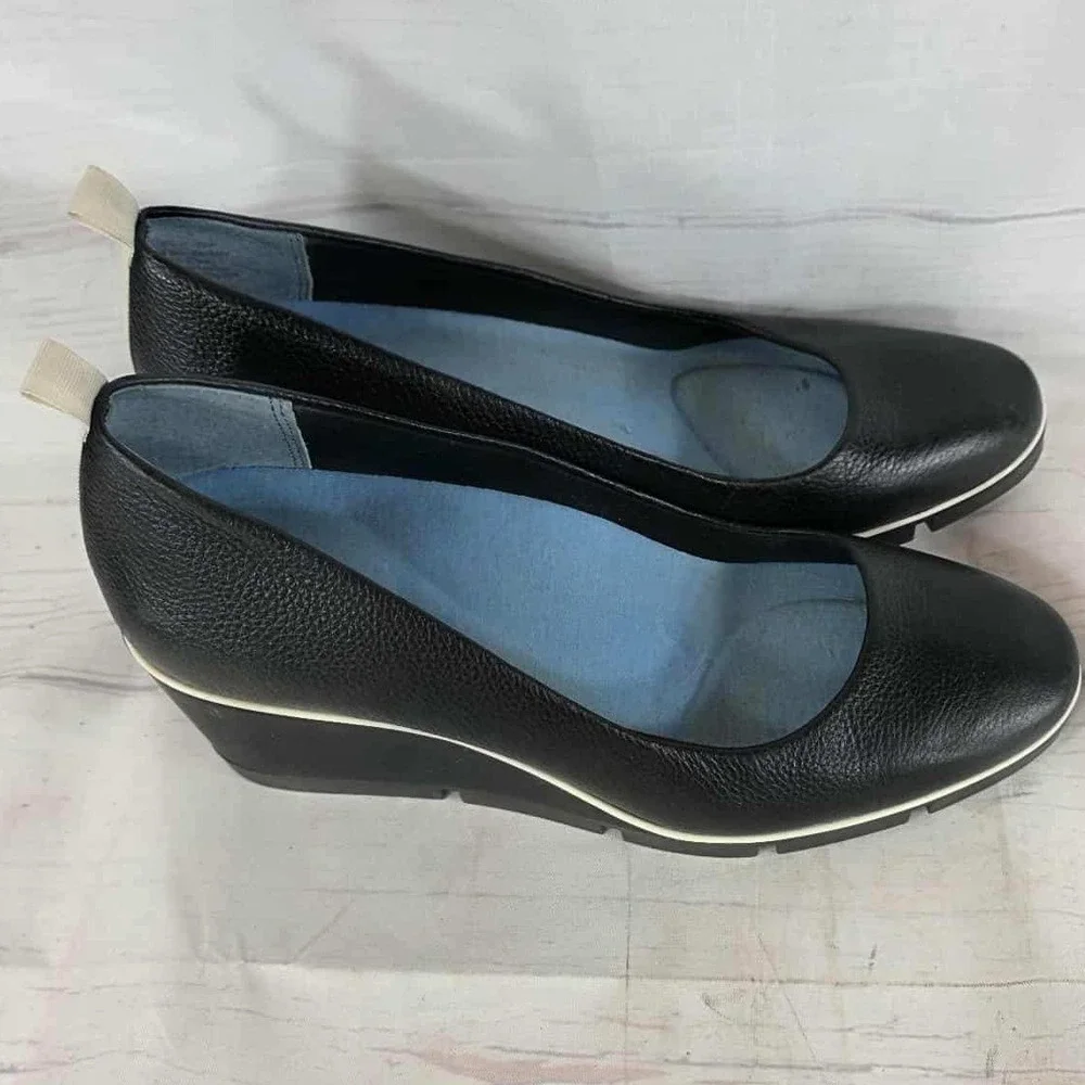 Betabrand Onyx‎ Black Leather All Weather Wedges - Womens Size 8.5